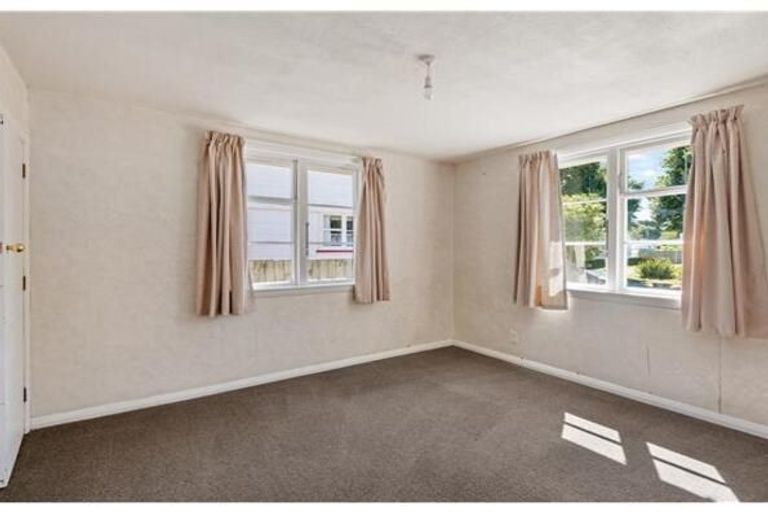 Photo of property in 34 Roche Avenue, Upper Riccarton, Christchurch, 8041