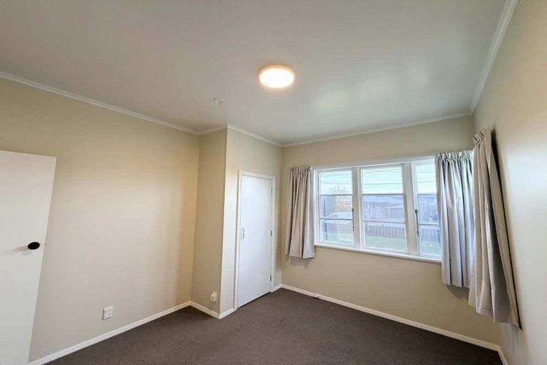 Photo of property in 12 Hardy Street, New Brighton, Christchurch, 8061