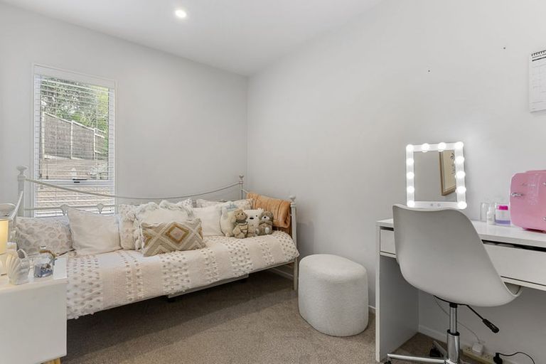 Photo of property in 2/58 Botany Road, Botany Downs, Auckland, 2010