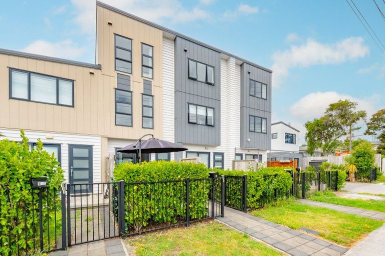 Photo of property in 4/122 Pooks Road, Ranui, Auckland, 0612