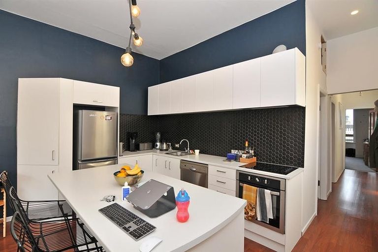 Photo of property in 23 Douglas Street, Mount Cook, Wellington, 6021