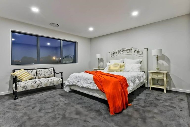 Photo of property in 56 Huntington Park Drive, Greenhithe, Auckland, 0632