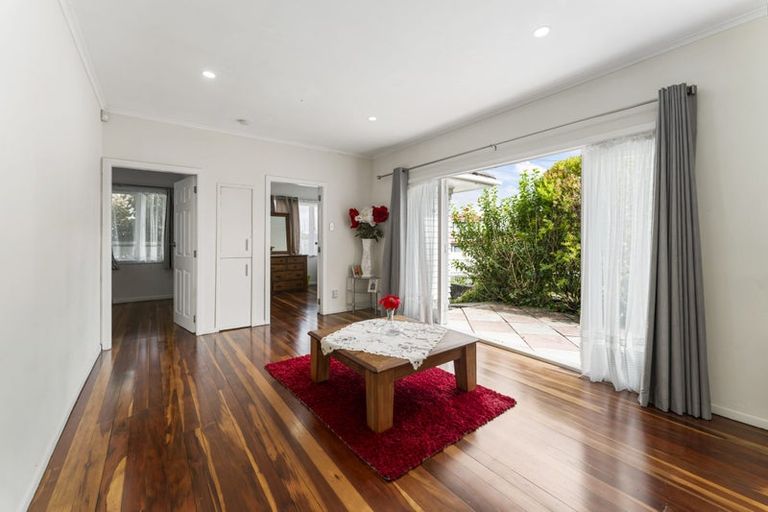 Photo of property in 107 Taylor Road, Mangere Bridge, Auckland, 2022
