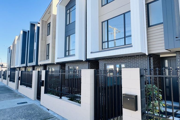 Photo of property in 106 Trafalgar Street, Waterloo, Lower Hutt, 5011