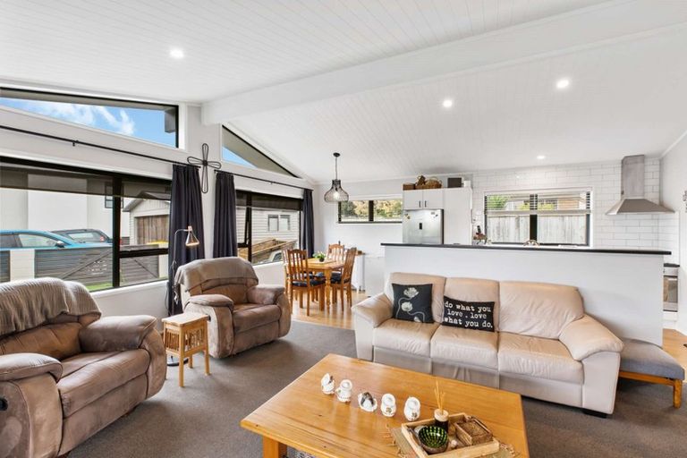 Photo of property in 2a Koromiko Place, Waiuku, 2123