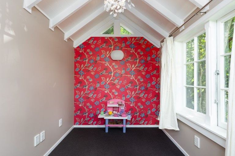 Photo of property in 15a Reading Street, Greytown, 5712