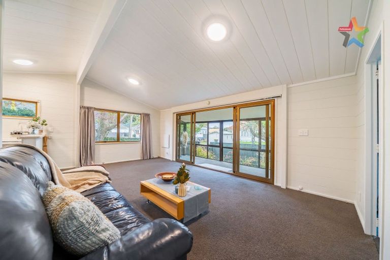 Photo of property in 106 Cambridge Terrace, Fairfield, Lower Hutt, 5011