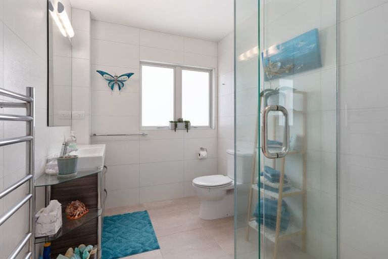 Photo of property in 154 Marine Parade, Mount Maunganui, 3116