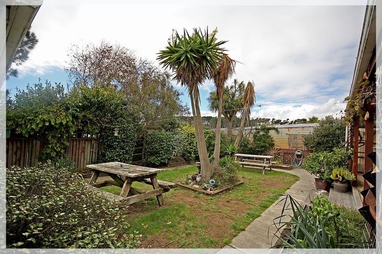 Photo of property in 19 Andrews Street, Foxton Beach, Foxton, 4815