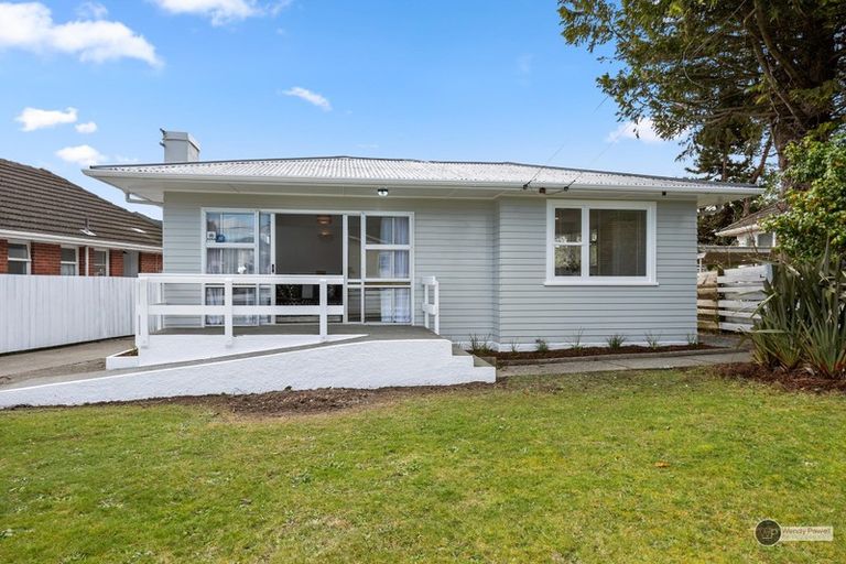 Photo of property in 40 Russell Road, Wainuiomata, Lower Hutt, 5014