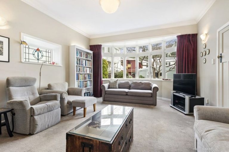 Photo of property in 211 The Parade, Island Bay, Wellington, 6023