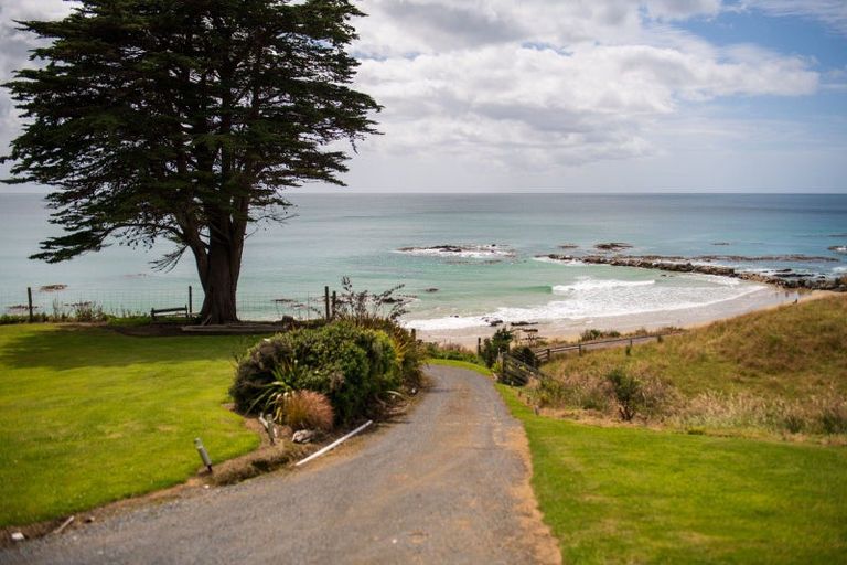 Photo of property in 506 The Nuggets Road, Ahuriri Flat, Kaka Point, 9271