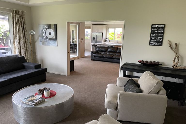 Photo of property in 52 Huntingdon Drive, Rangiora, 7400