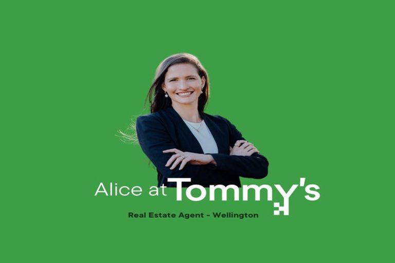 Photo of property in 75 Salford Street, Newlands, Wellington, 6037