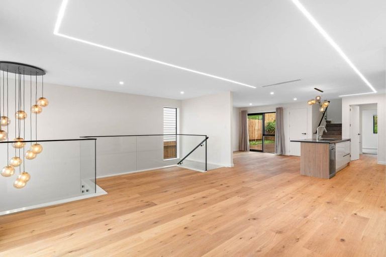 Photo of property in 16 Anehu Place, Greenhithe, Auckland, 0632