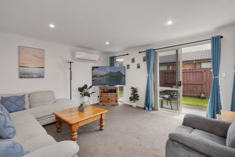 Photo of property in 33 Seabreeze Place, Papamoa Beach, Papamoa, 3118