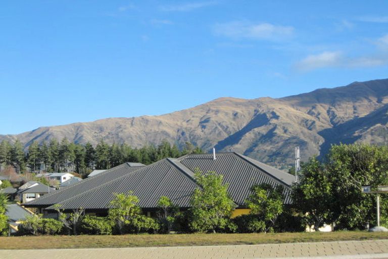 Photo of property in 40 Kings Drive, Wanaka, 9305
