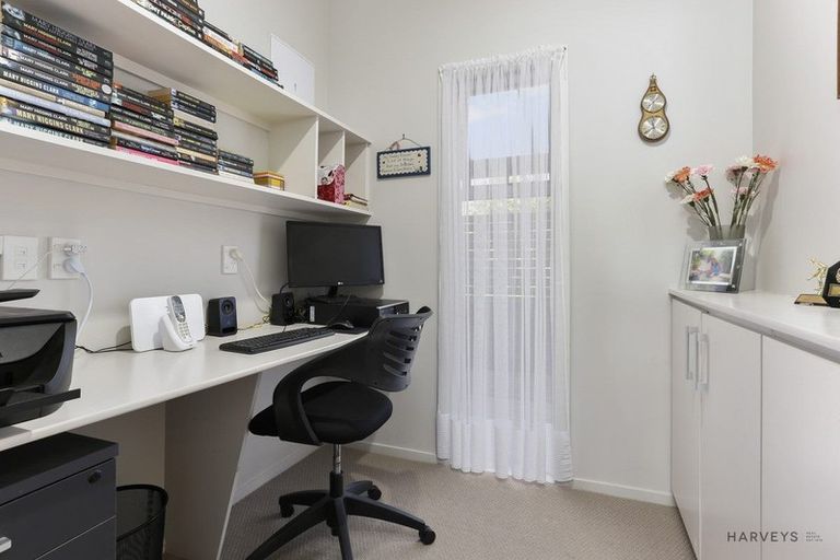 Photo of property in 11 Deane Avenue, Titirangi, Auckland, 0604