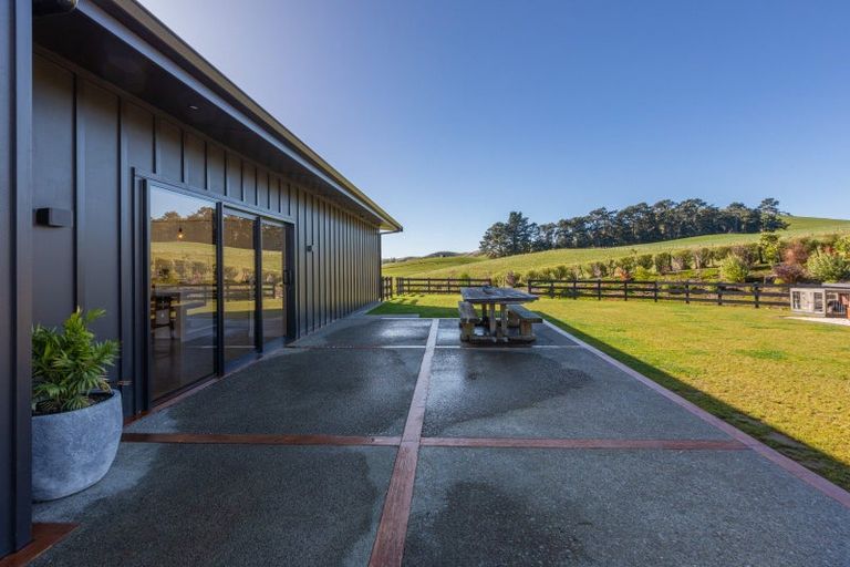 Photo of property in 375c Maharakeke Road, Waipukurau, 4281