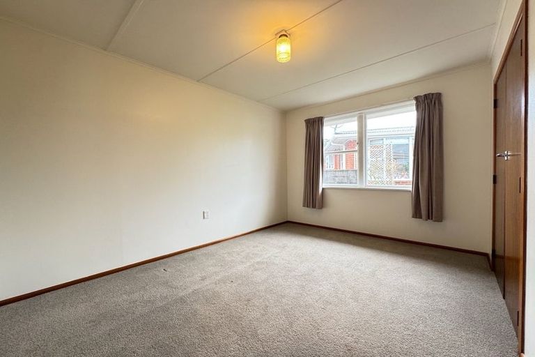 Photo of property in 19 Catherine Crescent, Paparangi, Wellington, 6037