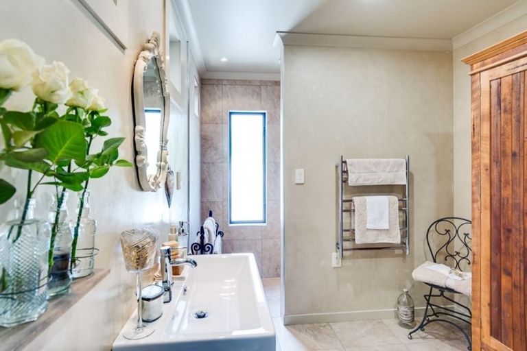 Photo of property in 99 Kent Terrace, Taradale, Napier, 4112