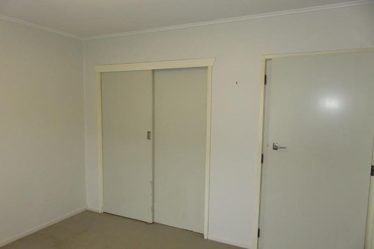 Photo of property in 1a Thurleigh Grove, Karori, Wellington, 6012