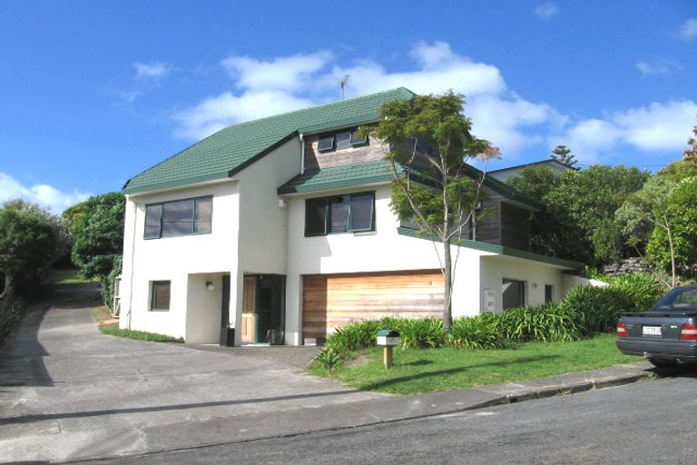 Photo of property in 1/23 Bevyn Street, Castor Bay, Auckland, 0620