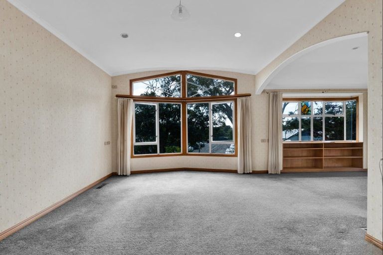 Photo of property in 64 Waiwaka Terrace, Strandon, New Plymouth, 4312