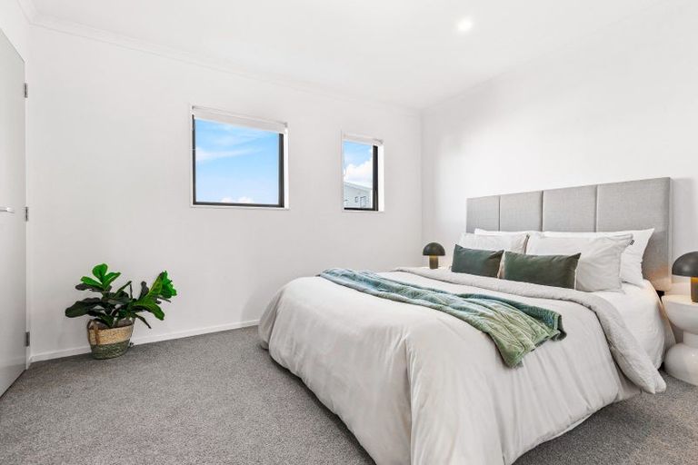 Photo of property in 31 De Havilland Road, Hobsonville, Auckland, 0618