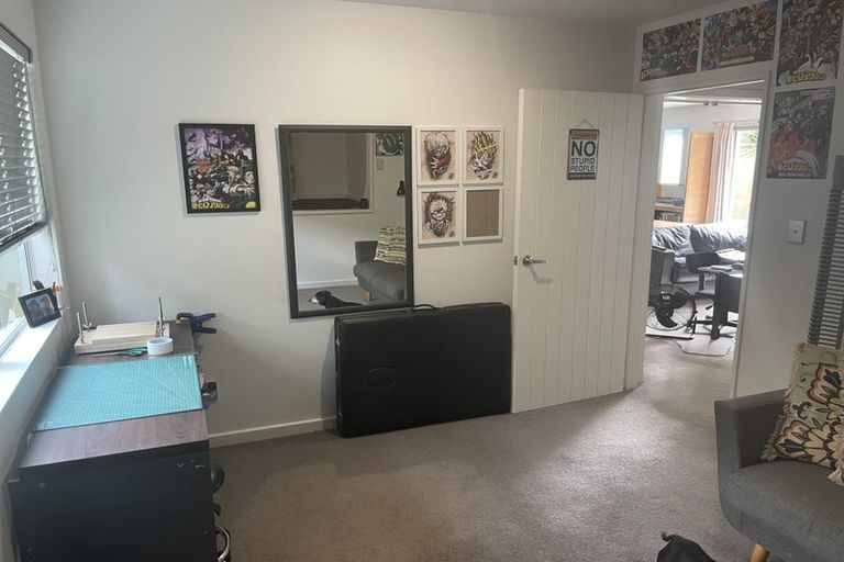 Photo of property in 17 Mansion Court, West Harbour, Auckland, 0618