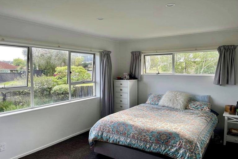 Photo of property in 2/2 Northwick Place, Hillcrest, Auckland, 0627