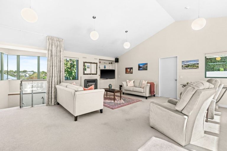 Photo of property in 12 Laing Cove, Havelock North, 4130