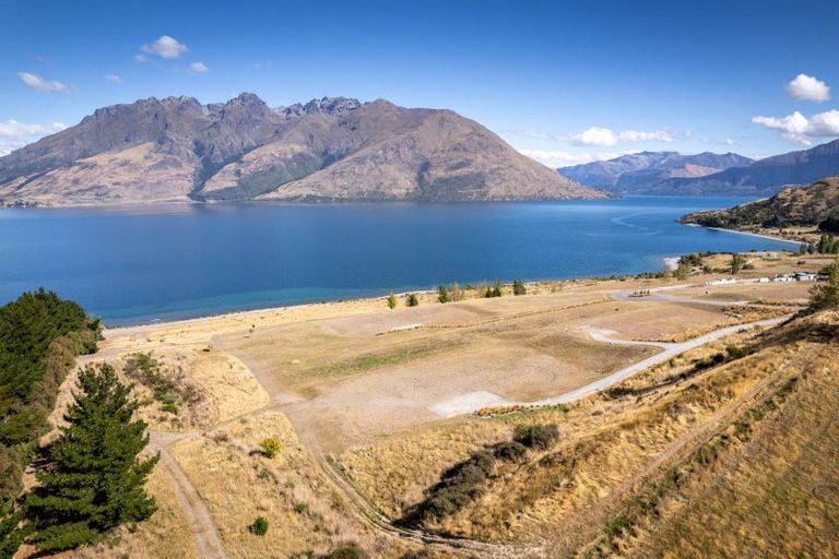 Photo of property in 1 Nathanael Place, Drift Bay, Queenstown, 9371