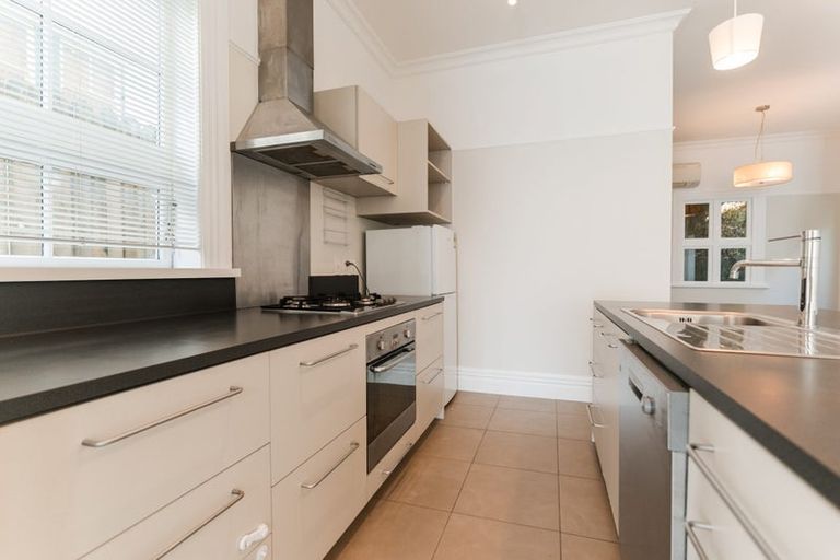 Photo of property in 330 Tinakori Road, Thorndon, Wellington, 6011