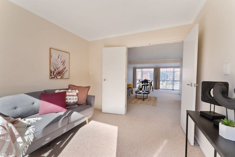 Photo of property in Rangeview Villas, 4/9 Fuller Close, Levin, 5510