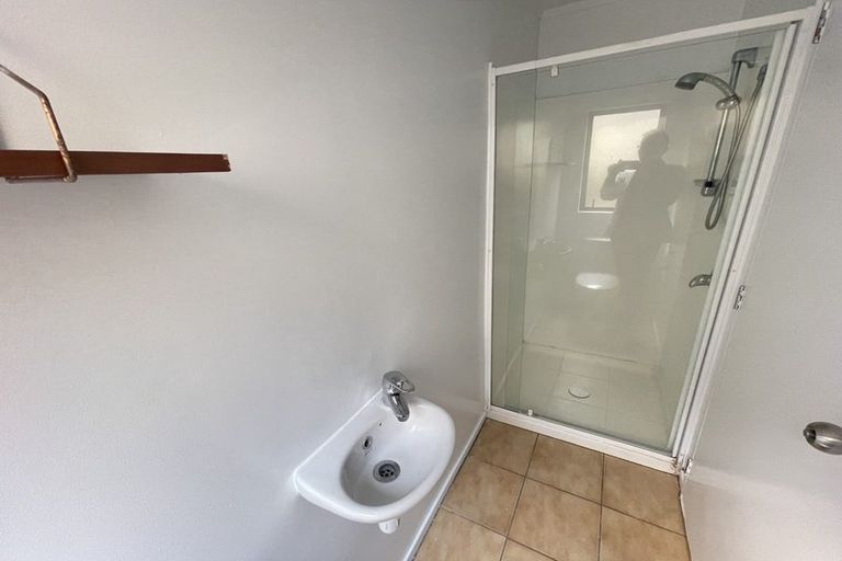 Photo of property in 9/8 Margan Avenue, New Lynn, Auckland, 0600