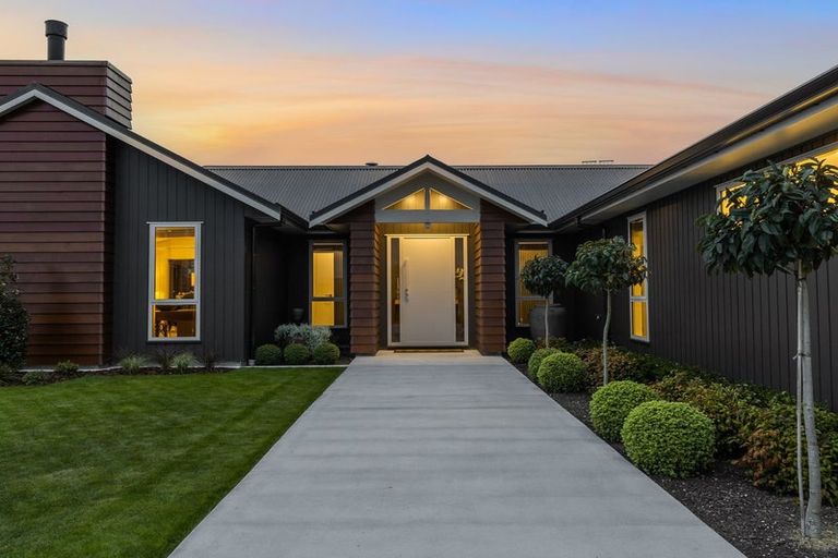 Photo of property in 25 Phoenix Palms Grove, Levin, 5510