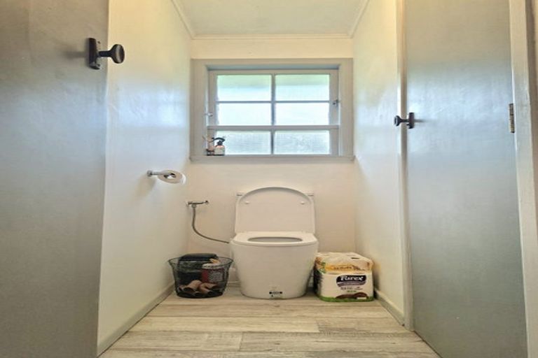 Photo of property in 49 Franklyn Road, Tawa, Wellington, 5028