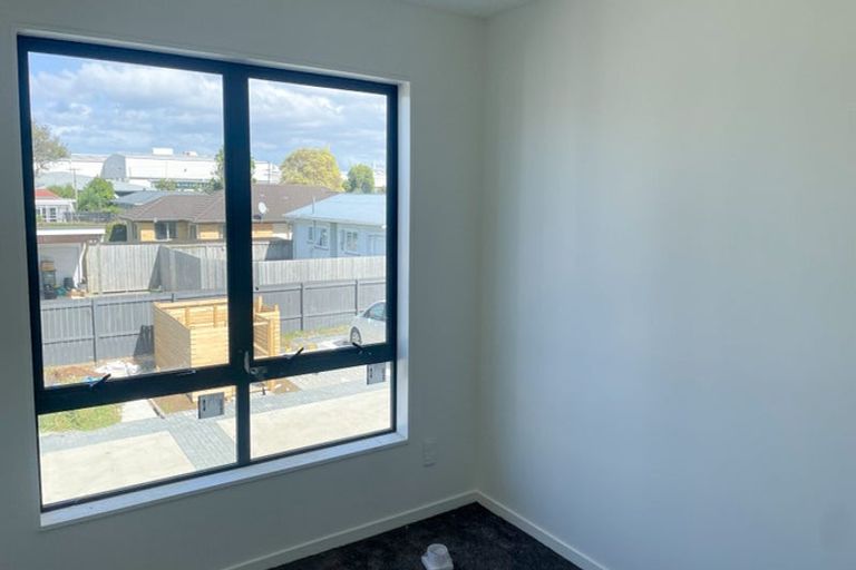 Photo of property in 3/5 Hikurangi Street, Te Atatu Peninsula, Auckland, 0610