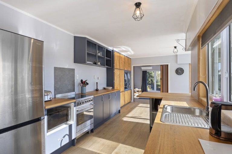 Photo of property in 52 Queens Road, Glen Avon, New Plymouth, 4312