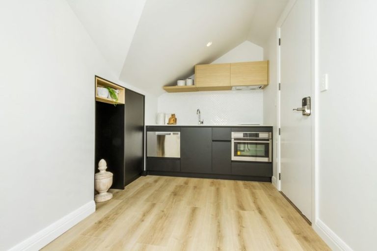 Photo of property in 24 Hinemoa Street, Birkenhead, Auckland, 0626