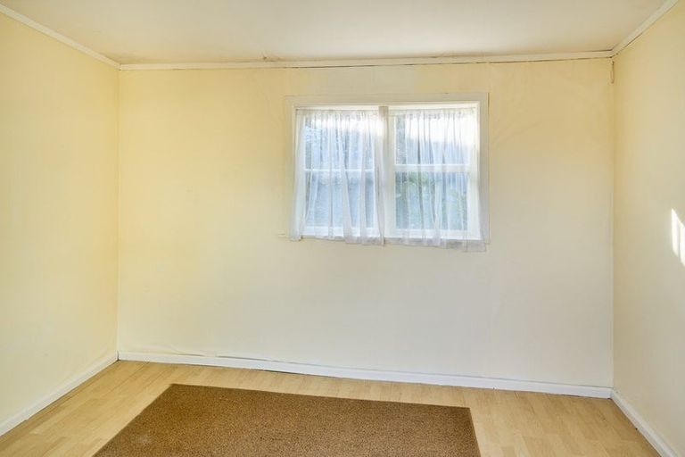 Photo of property in 128 Mana Esplanade, Paremata, Porirua, 5026