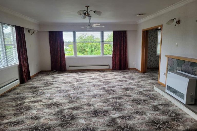 Photo of property in 221 Tukapa Street, Westown, New Plymouth, 4310