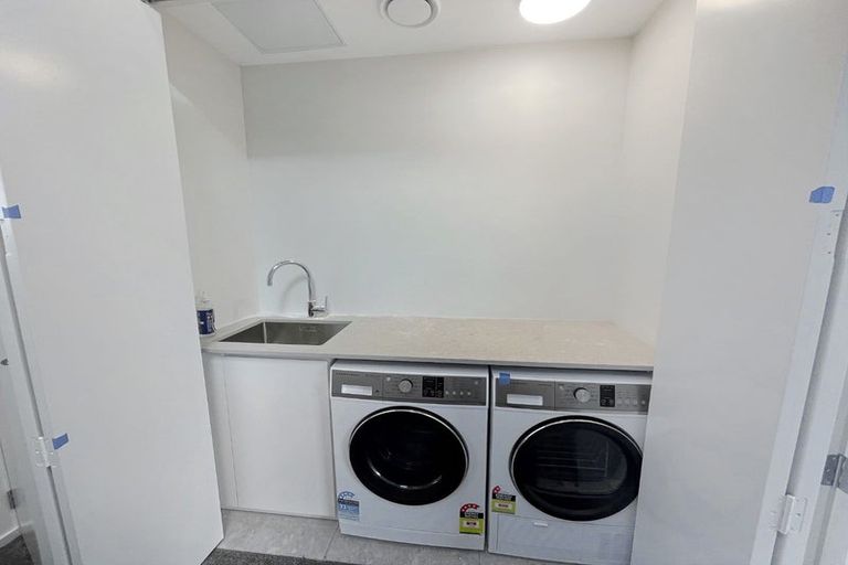 Photo of property in 149u3 Onepu Road, Lyall Bay, Wellington, 6022