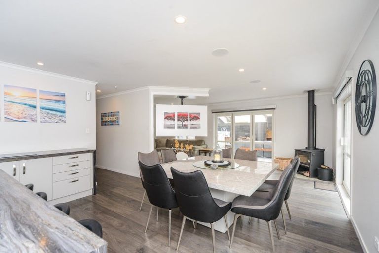 Photo of property in 47 Karina Terrace, Roslyn, Palmerston North, 4414