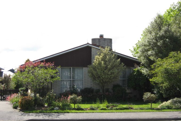 Photo of property in 12 Bush Street, Rangiora, 7400