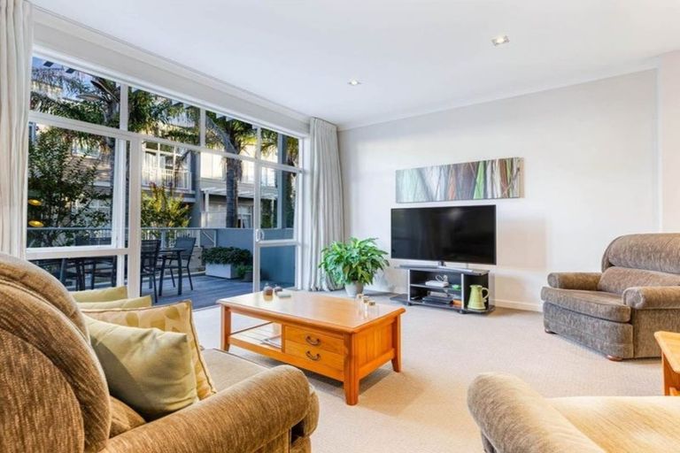 Photo of property in 36 Parkside Drive, Orewa, 0931