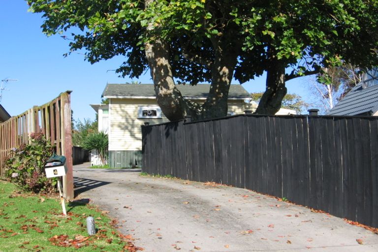 Photo of property in 1/4 Mickle Street, Te Atatu South, Auckland, 0610