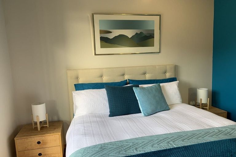 Photo of property in 274 Queens Drive, Lyall Bay, Wellington, 6022