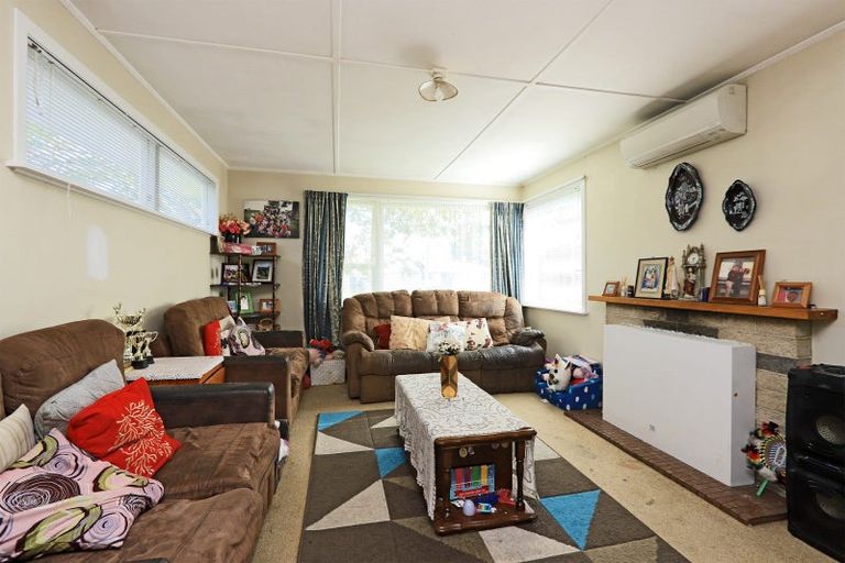 Photo of property in 11 Henderson Road, Flaxmere, Hastings, 4120